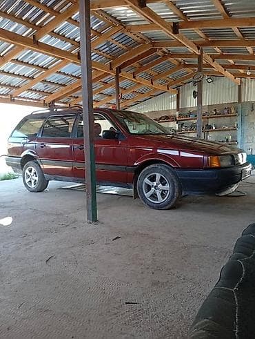 Volkswagen Passat Variant: 1991 г., 1.8 л, Механика, Бензин, Универсал