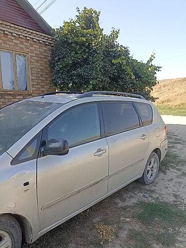 бар авто: Toyota Avensis Verso: 2003 г., Универсал — 2
