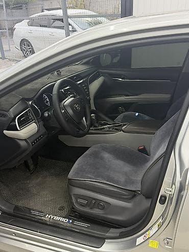 Toyota Camry: 2017 г., 2.5 л, Автомат, Гибрид, Седан — 4