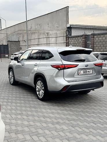 авто минивен 7 мест: Toyota Highlander: 2023 г., 2.5 л, Автомат, Гибрид, Кроссовер — 8