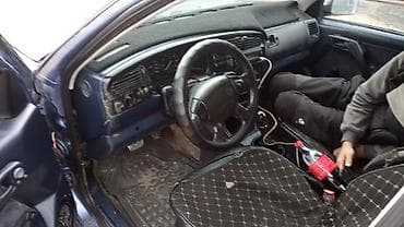 вента: Volkswagen : 1993 г., 2 л, Механика, Бензин, Седан — 4