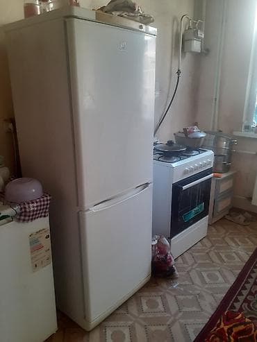 Холодильники: Холодильник Indesit, Двухкамерный — 1