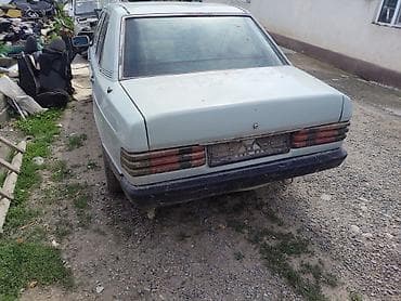 v class: Mercedes-Benz 190: 1986 г., 2 л, Механика, Бензин, Седан — 3