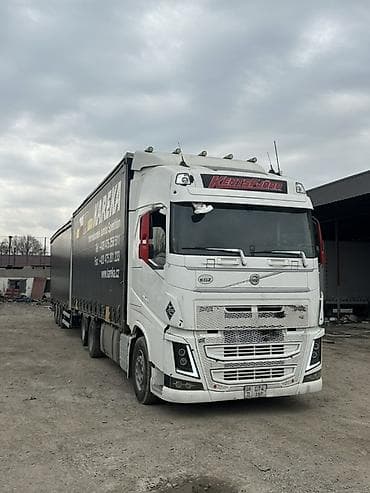 фредлайнер тягач: Тягач, Volvo, 2015 г., Тентованный — 3