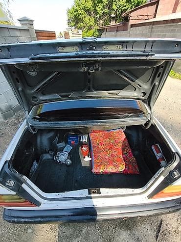 124 стиль: Mercedes-Benz W124: 1986 г., 2 л, Механика, Бензин, Седан — 6