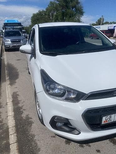 Транспорт: Chevrolet Spark: 2018 г., 1 л, Кол менен иштөөчү, Бензин, Хетчбек — 3