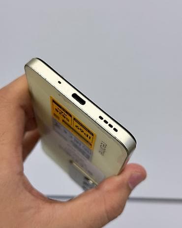 Техника жана электроника: Realme C65, Колдонулган, 256 ГБ, түсү - Сары, Бөлүп төлөө менен, 2 SIM — 4