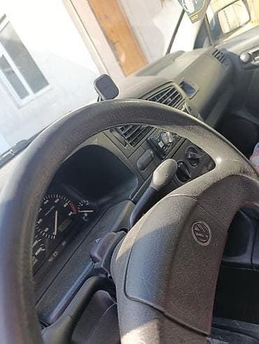 Volkswagen Golf: 1994 г., Механика, Бензин, Хэтчбэк