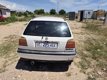 Volkswagen Golf: 1993 г., 1.8 л, Механика, Бензин, Хэтчбэк — 3