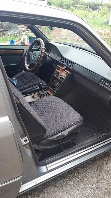 Унаа сатуу: Mercedes-Benz W124: 1992 г., 2 л, Кол менен иштөөчү, Бензин, Седан — 2