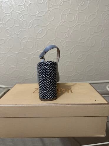 Босоножки, сандалии, шлепанцы: Продаю женскую обувь 40 размера одета по несколько раз 1100 — 2