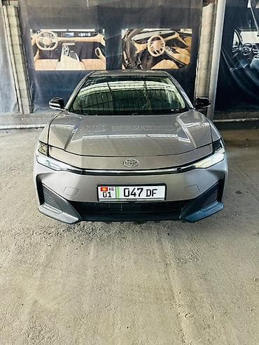 авто стекло: Toyota bZ3: 2023 г., Автомат, Электромобиль, Седан — 1
