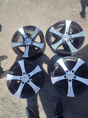 центрирующие кольца для дисков: Литые Диски R 16 Комплект, отверстий - 5 — 4