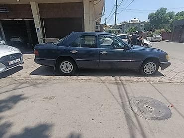 1990: Mercedes-Benz W124: 1990 г., Автомат, Седан — 2