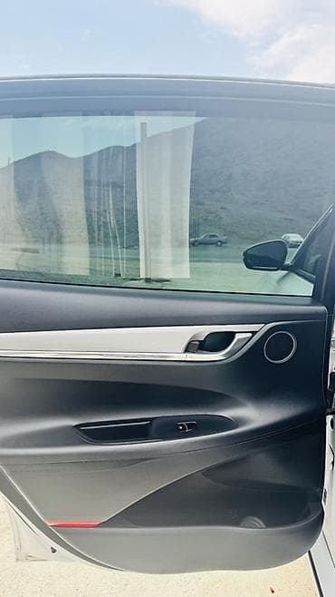 авто гаражного хранения: Hyundai Grandeur: 2022 г., 3 л, Автомат, Газ, Седан — 5