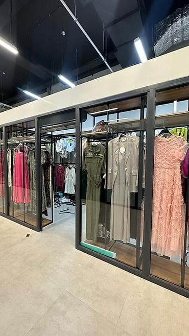 шоу рум: Продажа бутиков В торговом центре, 12 м², 1 этаж — 3