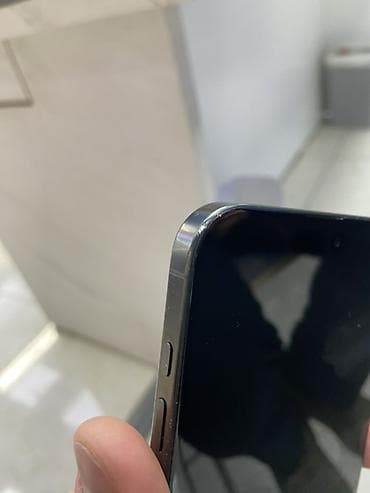 iphon 16 pro: IPhone 16 Pro Max, Black Titanium — 4