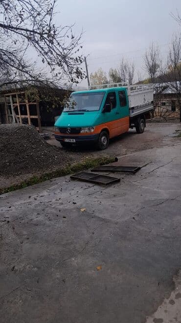 скутер исфана: Легкий грузовик, Mercedes-Benz, Б/у — 1