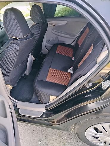 Toyota Corolla: 2010 г., Седан — 8