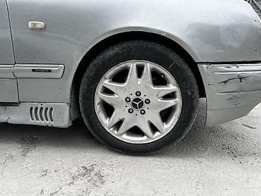 bud e9: Mercedes-Benz E-Класс (W210), седан, серебристый. Основные — 1