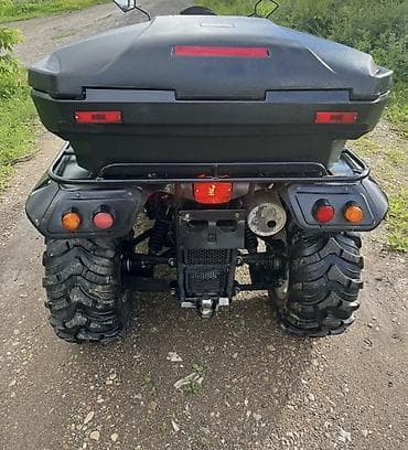 Квадроциклы: Квадроцикл 4x4 с богатым оснащением Основные особенности: - Полный — 4