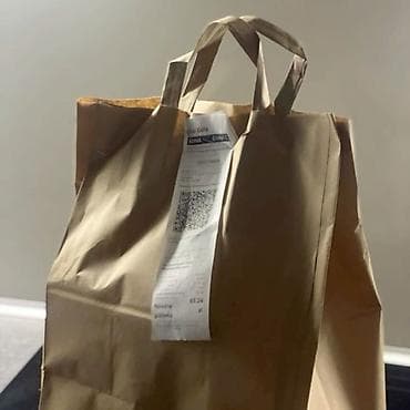 мечит: Талап кылынат Велокурьер, Мото курьер, Самокат менен Кошумча акча табуу, Ийкемдүү график, Сыйакылар, 18 жаштан жогору — 1