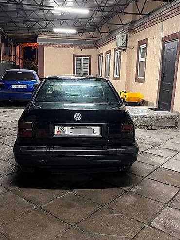Унаа сатуу: Volkswagen Vento: 1993 г., 1.8 л, Кол менен иштөөчү, Бензин, Седан — 3