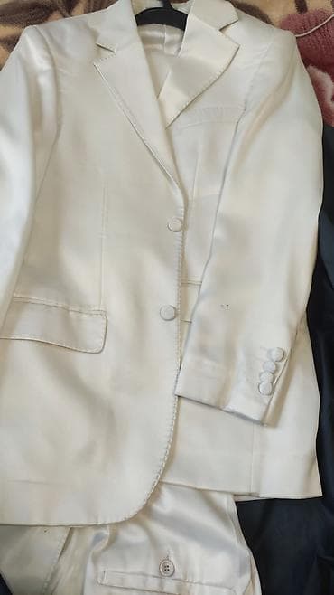 летние костюмы: Белый мужской костюм (пиджак + брюки) размер 44 - Классический крой с — 1