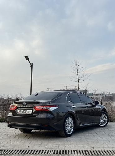 Транспорт: Toyota Camry: 2018 г., 2.5 л, Вариатор, Гибрид, Седан — 6