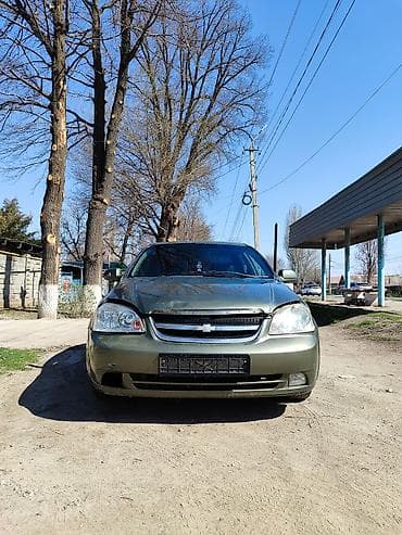 Chevrolet Lacetti: 2005 г., 1.6 л, Механика, Газ, Седан