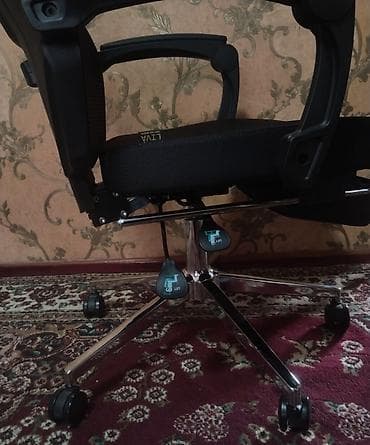 Офис шкафтары: Офис креслолор, Дөңгөлөктүү, түсү - Кара lalafo.kg да — 2 Офис шкафтары: Офис креслолор, Дөңгөлөктүү, түсү - Кара — 2