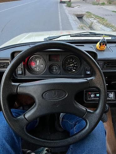 2105: ВАЗ (ЛАДА) 2105: 1984 г., 1.5 л, Механика, Бензин, Седан — 8