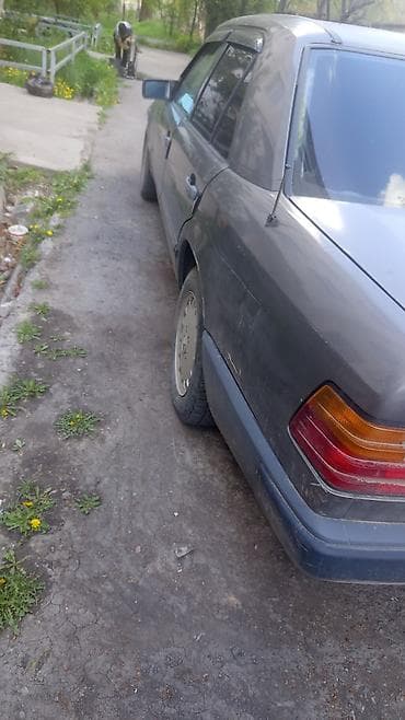е 303 302: Mercedes-Benz W124: 1987 г., 2.3 л, Ручные, Бензин, Седан — 4