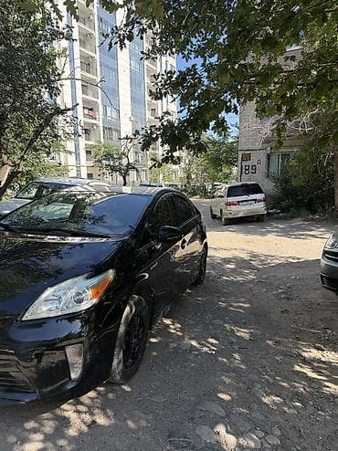 Продажа авто: Toyota Prius: 2014 г., 1.8 л, Автомат, Бензин, Седан — 3