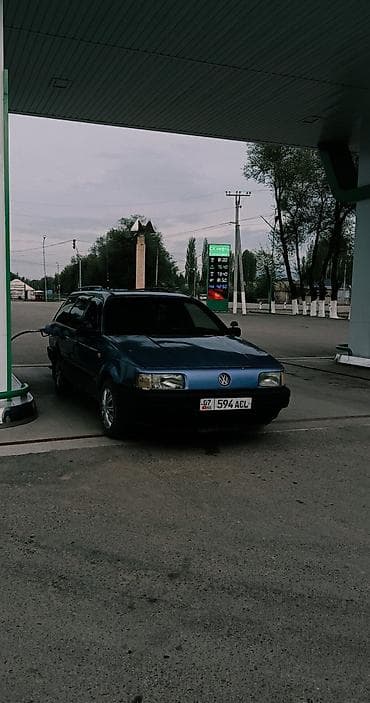 Volkswagen Passat: 1992 г., 1.8 л, Механика, Бензин, Универсал