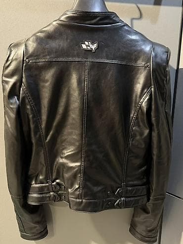 leather jacket: Женская кожаная куртка черного цвета в байкерском стиле. Модель — 2