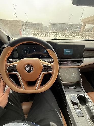 tesla model x: Электрический кроссовер (5 дверей), цвет серый металлик. Ключевые — 10