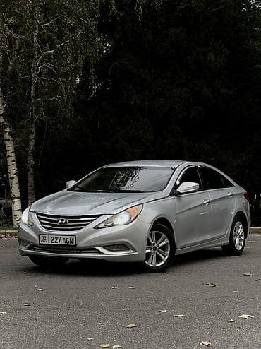 Транспорт: Hyundai Sonata: 2012 г., 2 л, Автомат, Бензин, Седан — 1
