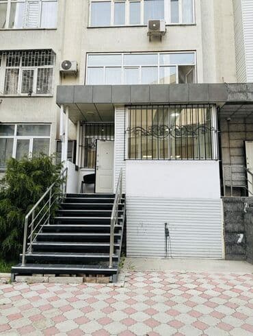 Продаю Офис 105 м², С ремонтом, С мебелью, Многоэтажное здание, 1 этаж