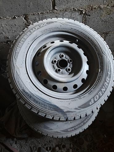 65: Комплект дисков Subaru legacy с зимними шинами Dunlop. - Размер шин — 1