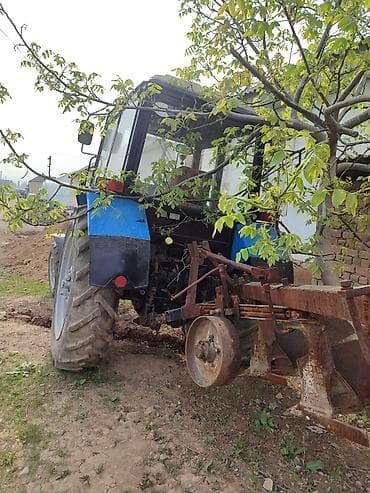 трактор 82 1: Трактор МТЗ «Беларус» 821 с плугом - Полный привод (передний ведущий — 2