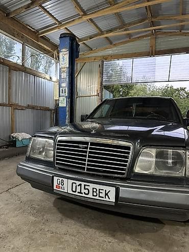 авто подборщик: Mercedes-Benz E-Class: 1993 г., 2.2 л, Механика, Газ, Седан — 1