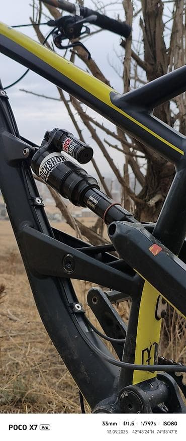giant glory: YT Capra 27.5, L'ка Вилка: RockShox Yari, 160 mm, воздушка Аморт — 6