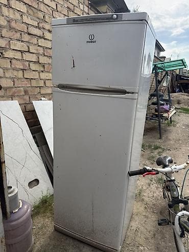 баня токолдош: Холодильник Indesit, Двухкамерный — 1