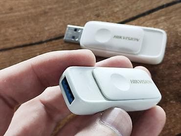 флеш: Продаю флешки HIKVISION на 32GB. Обе с USB 3.2 (смотрите фото) Обе — 2