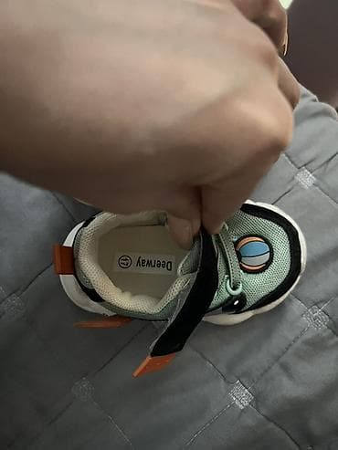 Джинсы и брюки: Детские кроссовки Deerway - Размер: S (указан на стельке) - Модель — 3