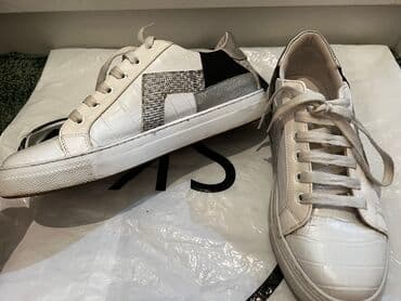 Кроссовки размер 37, Турция
Бесплатно