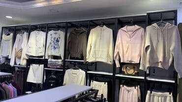 сдаю дом долгосрочное без хозяина: Сдается центральная часть бутика ! 📍 ТЦ Beta Stores (Чуй × Исанова) — 4