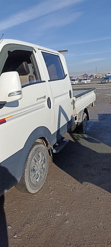 на грузовое авто: Hyundai Porter II — малотоннажный бортовой грузовик с двойной кабиной — 1