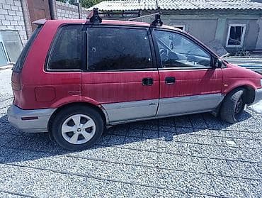 k 8: Mitsubishi Space Runner: 1991 г., 1.8 л, Механика, Бензин, Минивэн — 4